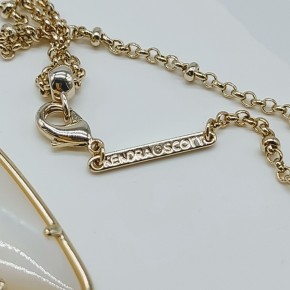 Kendra Scott Ansley Heart Arrow Pendant Necklace - Picture 5 of 7
